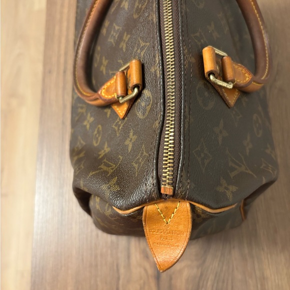 Authentic Louis Vuitton speedy 30 monogram satchel - Picture 15 of 16